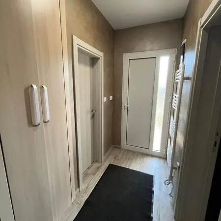Jana 4 Apartment
